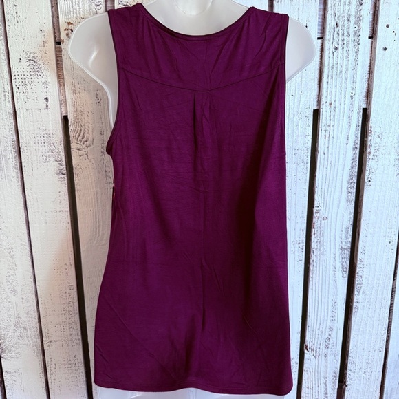 Candies Animal Leopard Print Top Zip Front Sleeveless Size Medium Maroon V-neck - Picture 6 of 11